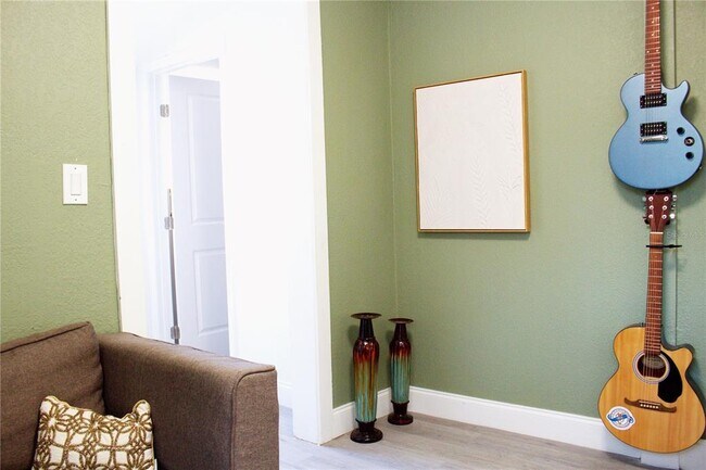 Building Photo - 5260 8th Ave N