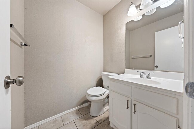 Building Photo - 10 Rawhide Cir