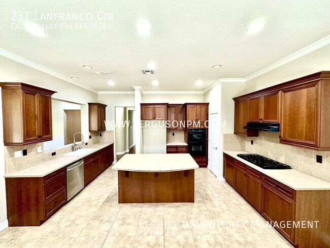 Building Photo - 231 Lanfranco Cir