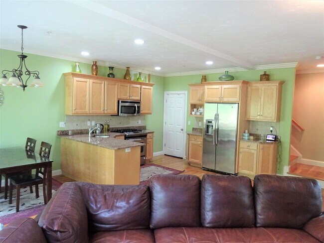 Kitchen, Refrigerator - 24 Autumn Ln