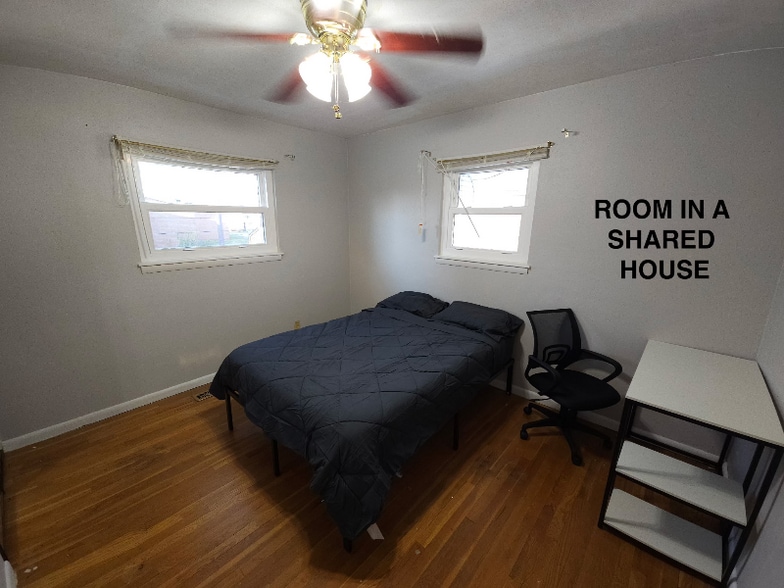 Building Photo - 1612 Kingsway Rd