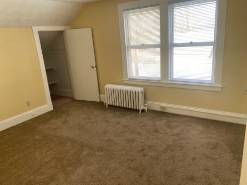 Building Photo - 18 Clearview Ave