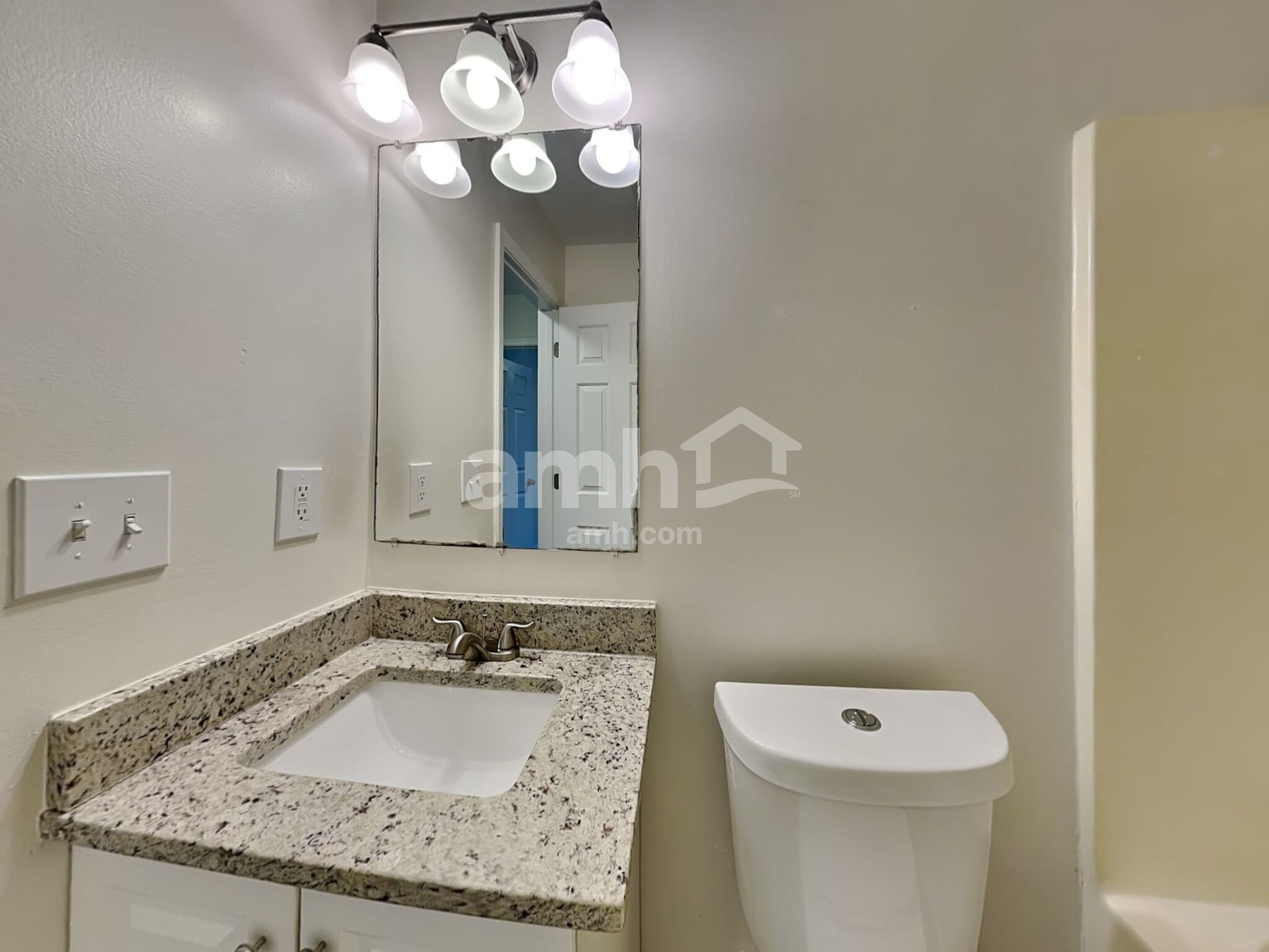 Building Photo - 200 Kingscreek Dr