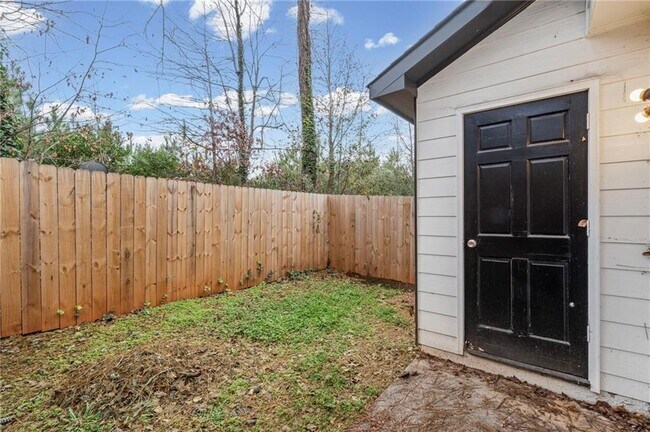 Building Photo - 1342 N Hampton Rd