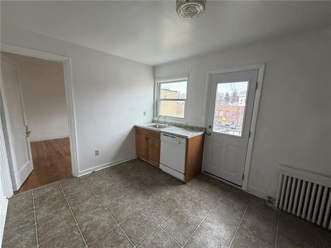 Building Photo - 5839 Darlington Rd