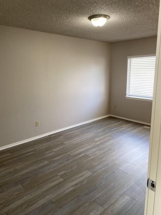 Building Photo - 1510 Storey St