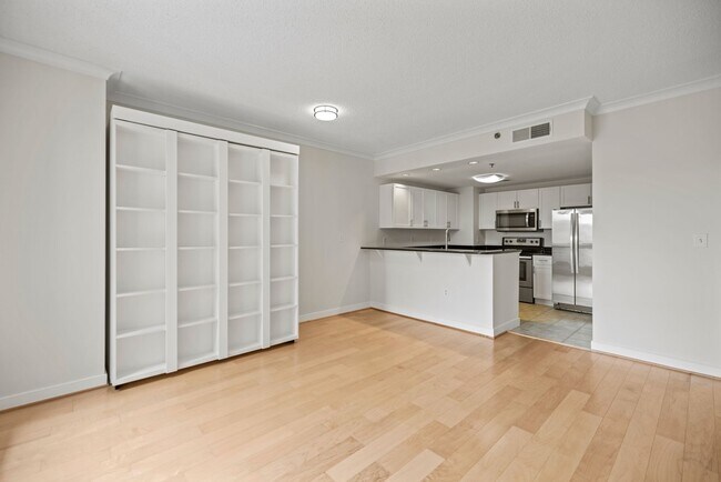 Building Photo - Gallery Place Large Studio | 1 Bath | 660 Sf