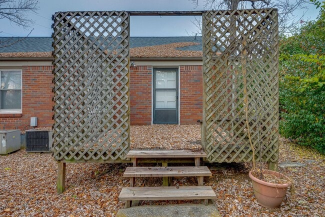 Building Photo - 3505 Marlborough Ave