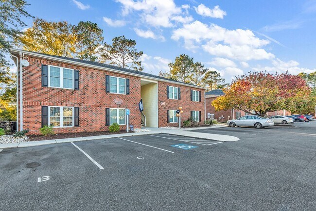 Building Photo - If you choose Autumn Chase we will both be LUCKY!!