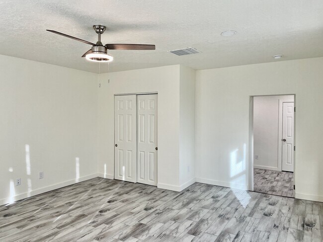 Building Photo - 4301 Mesa Grande Pl SE
