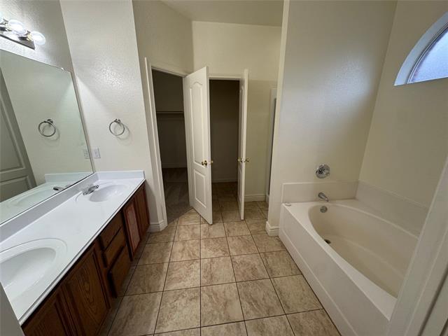 Building Photo - 8213 3 Bars Dr