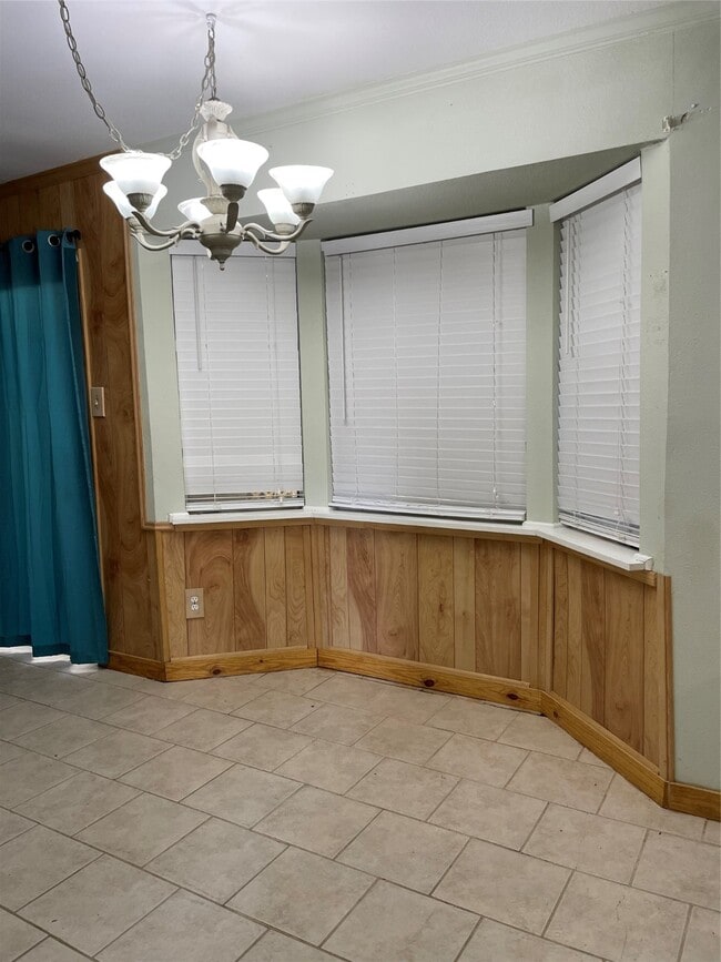 Building Photo - 322 Wisteria St