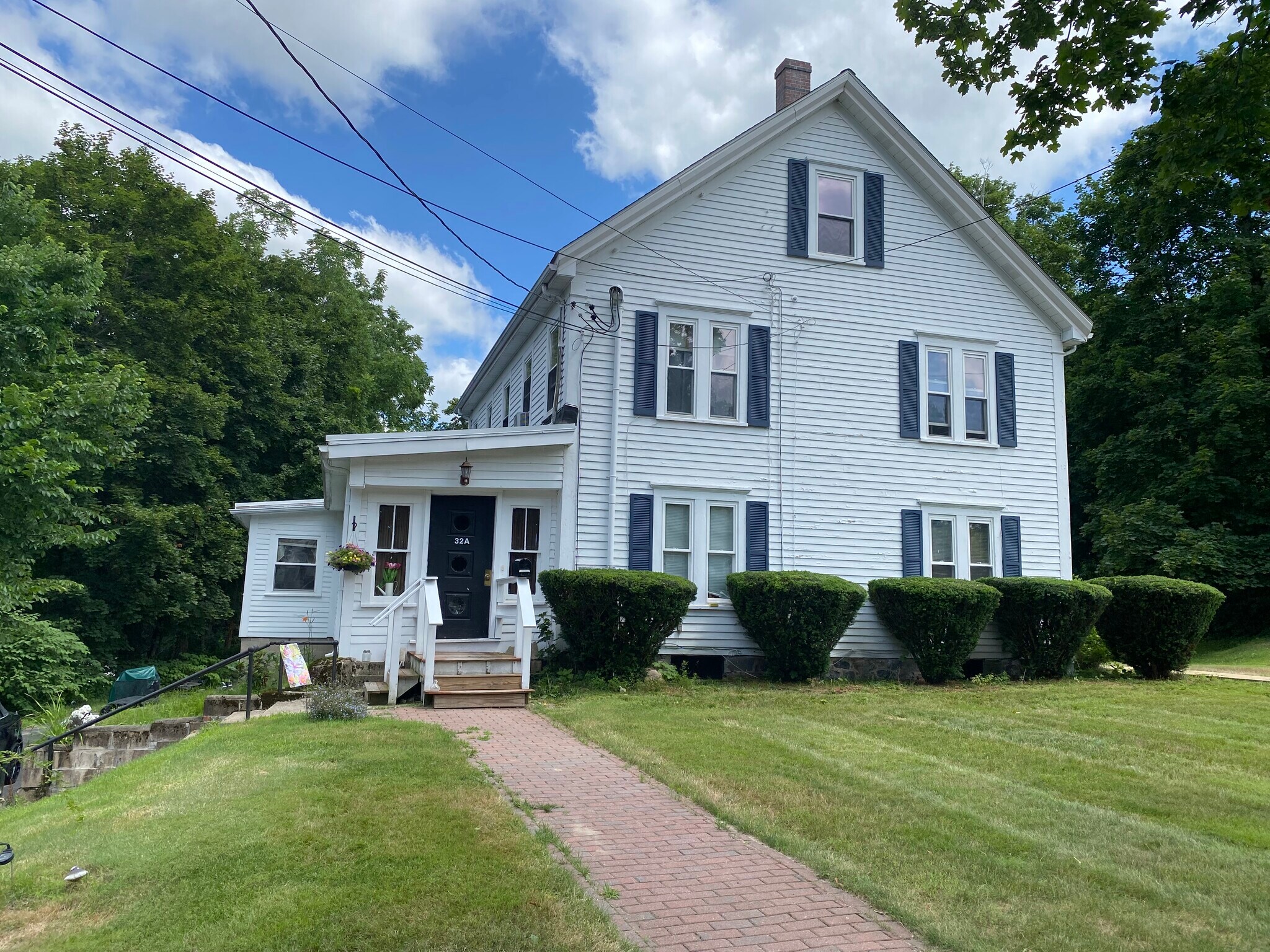 Exterior - private entrance and private driveway - 32A Highland St