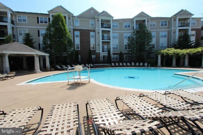 Building Photo - 12929 Centre Park Cir