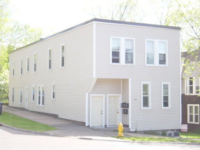 Building Photo - 332 N 21st Ave W