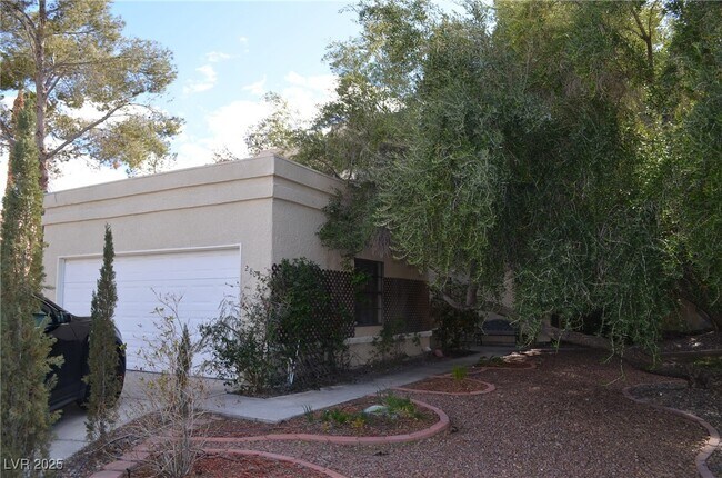 Building Photo - 2805 Tortoise Ct