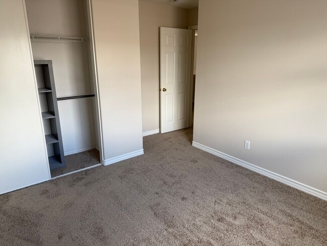 Building Photo - Updated home near Sycamore Canyon available for lease