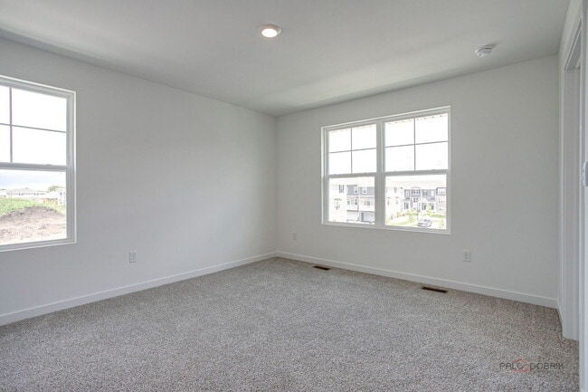 Building Photo - 541 Yosemite Wy