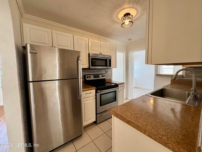 Building Photo - 288 Boylston Ave