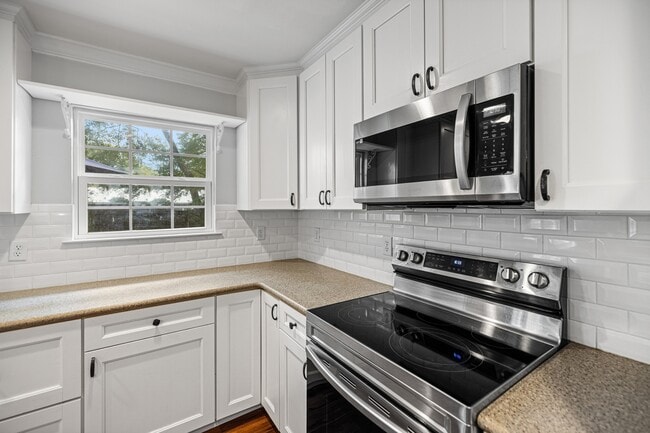 Building Photo - 310 Goldenrod Ct