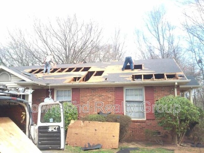 Building Photo - 5720 Londonderry Rd