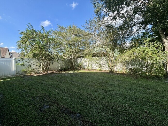 Building Photo - 2787 River Ridge Dr