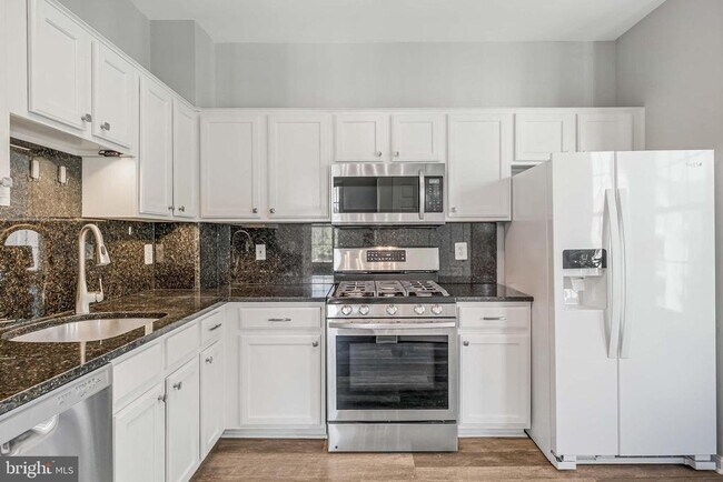 Building Photo - 20451 Chesapeake Square