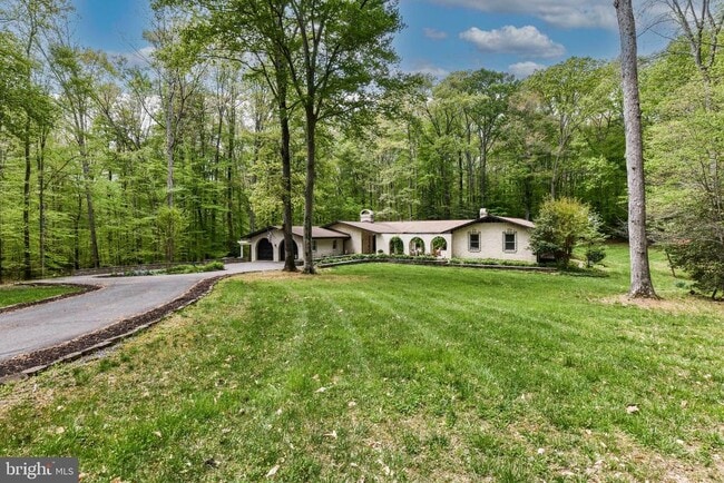 Building Photo - 7833 Willowbrook Rd