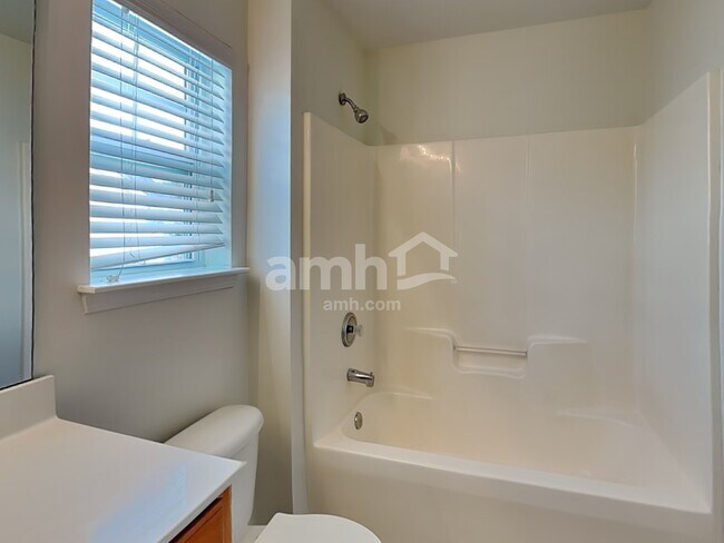 Building Photo - 4012 Lawrence Daniel Dr