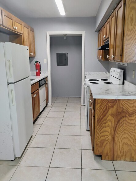 Building Photo - 1120 W Shilo Dr