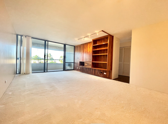 Building Photo - 6770 Hawaii Kai Dr