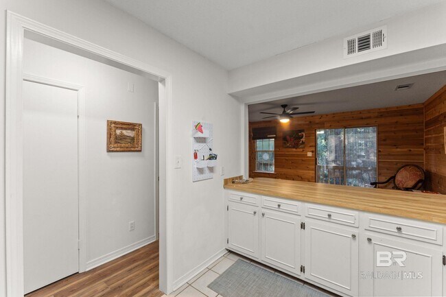 Building Photo - 600 Cheshire Ln