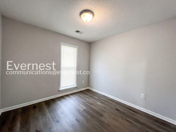 Building Photo - 6445 Collinwood Rd