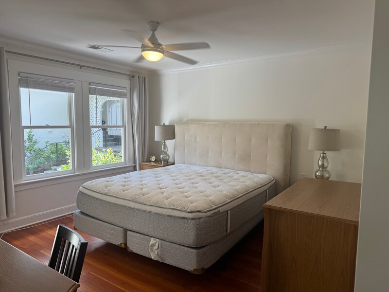 Building Photo - 2141 Forest View Ave