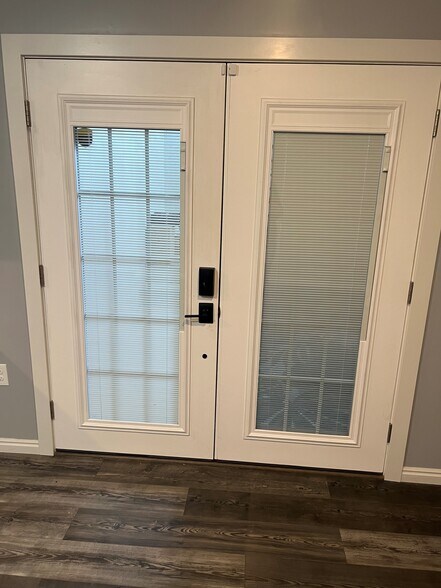 Building Photo - 4368 W Welby Hills Dr