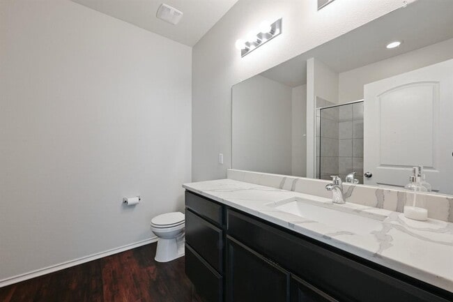 Building Photo - 524 Martha Dr