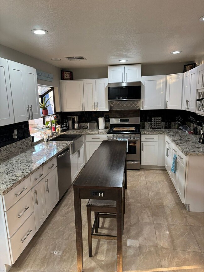 Building Photo - 163 Coventry Dr