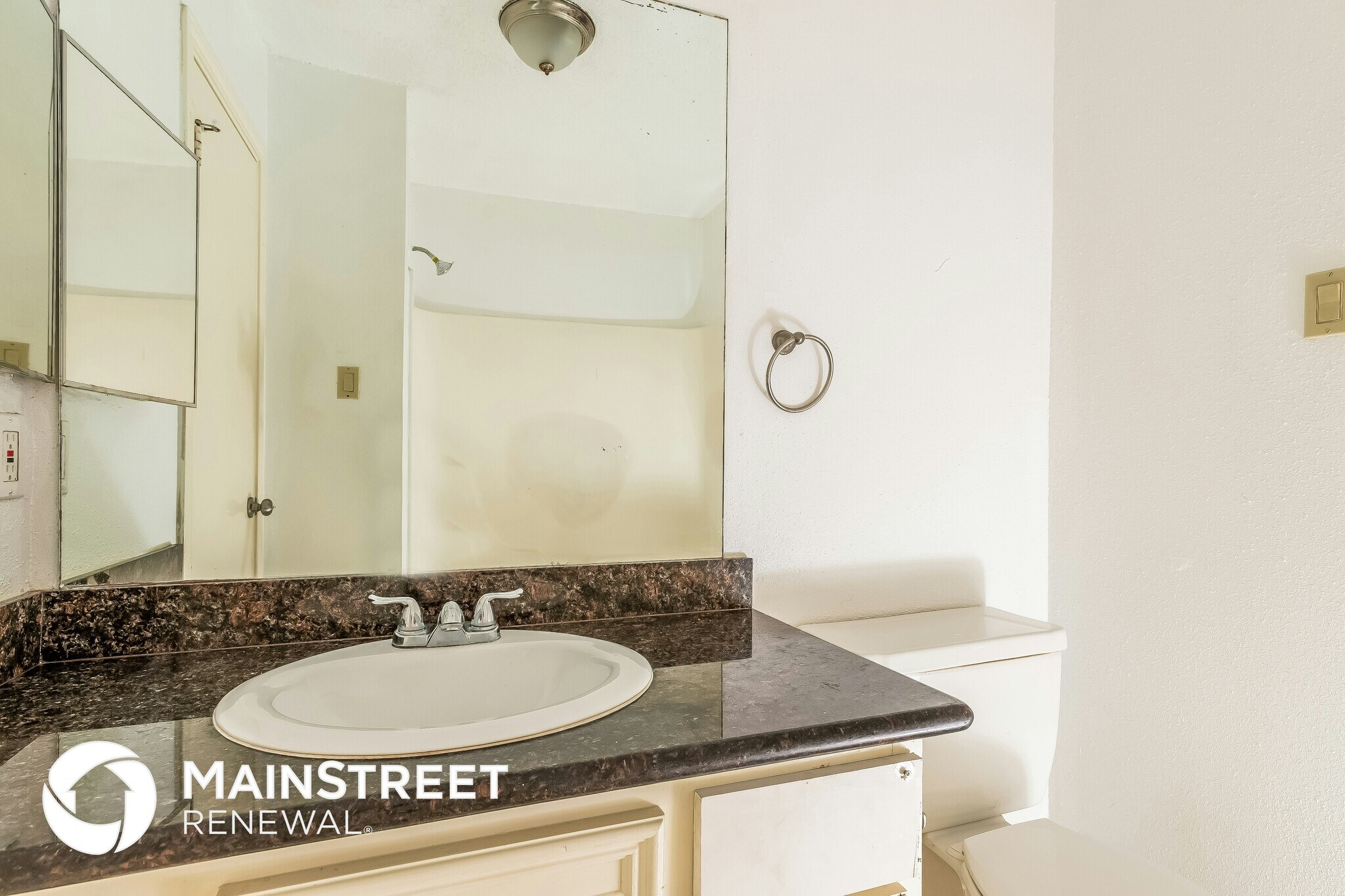 Building Photo - 1215 New Tree Ln