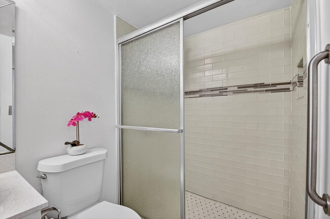 Building Photo - 7142 Golf Colony Ct