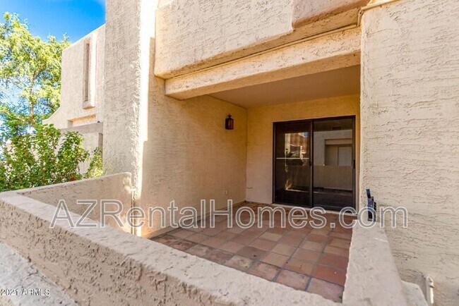 Building Photo - 746 E Morningside Dr