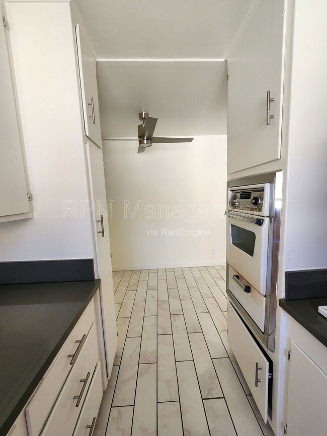 Building Photo - 18546 Clark St