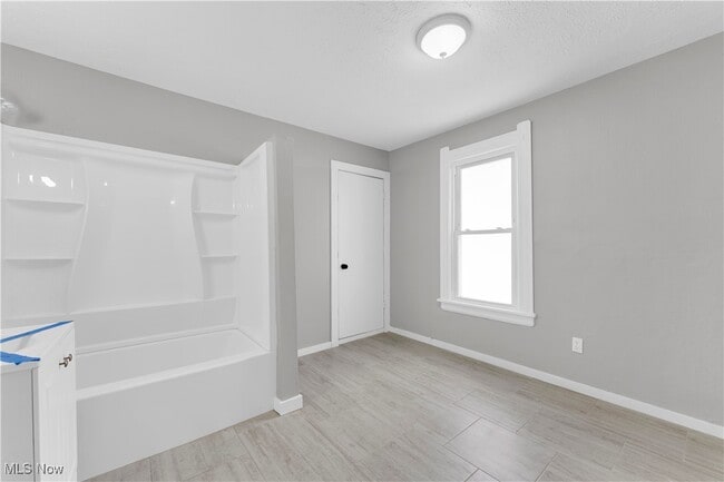 Building Photo - 3877 W 31st St