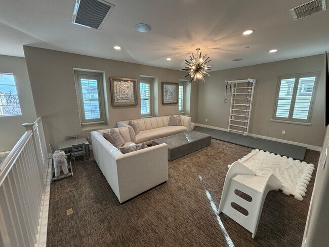 Building Photo - Home is occupied. DO NOT DISTURB TENANTS