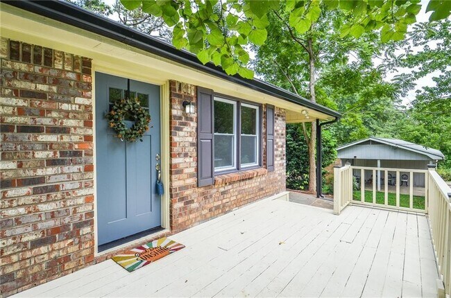 Building Photo - 2945 Rio Montana Dr