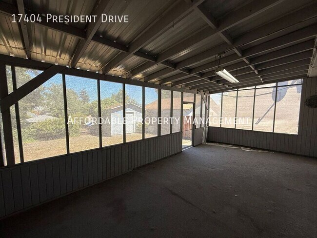 Building Photo - 17404 President Dr