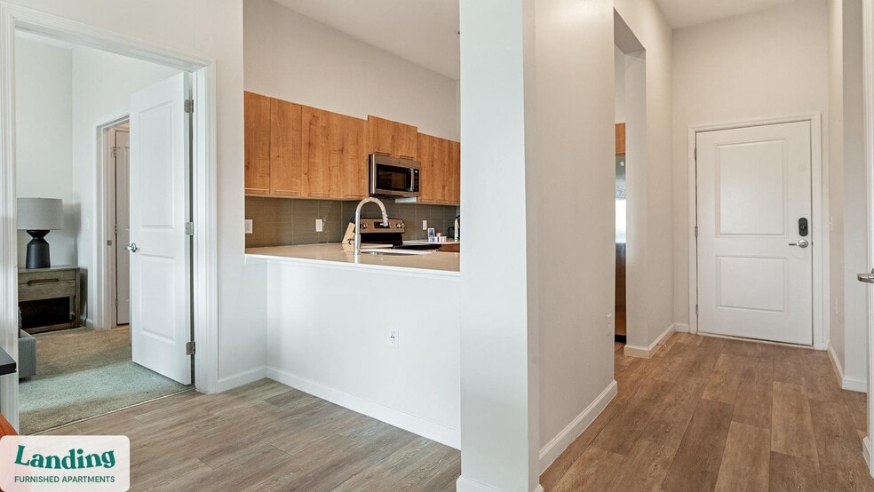 Building Photo - 5256 International Dr