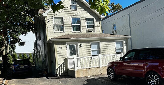 Building Photo - 364 Old Walt Whitman Rd