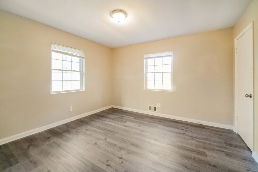 Building Photo - 3946 Creel Dr