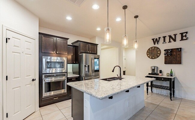 Building Photo - 10381 W Alyssa Ln