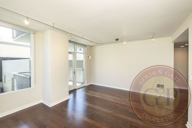 Building Photo - Hayes Valley - 2 BR, 2 BA Condo 947 Sq. Ft...